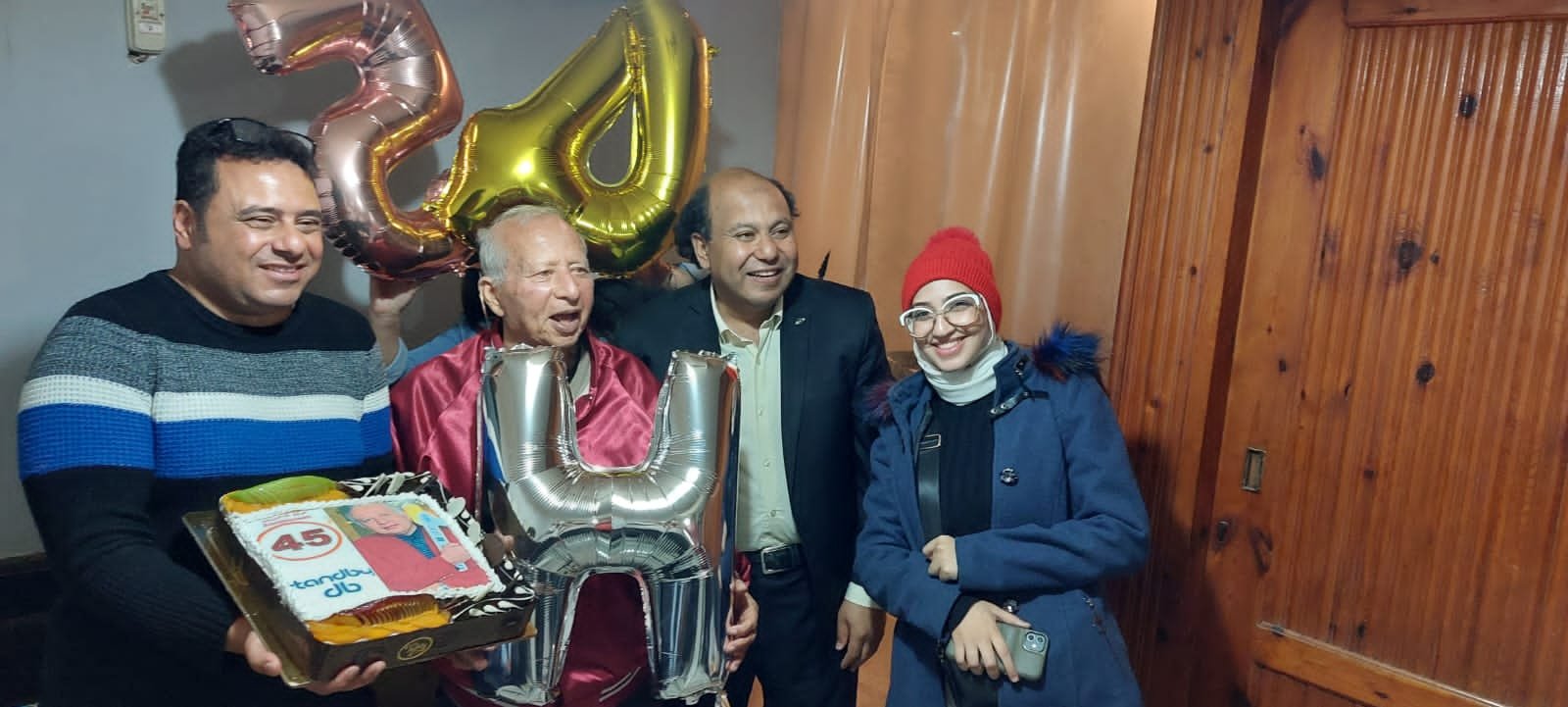 فرقة المصريين تحتفل بعيدها ال 45 بطريقة مختلفة " ستاند باى"